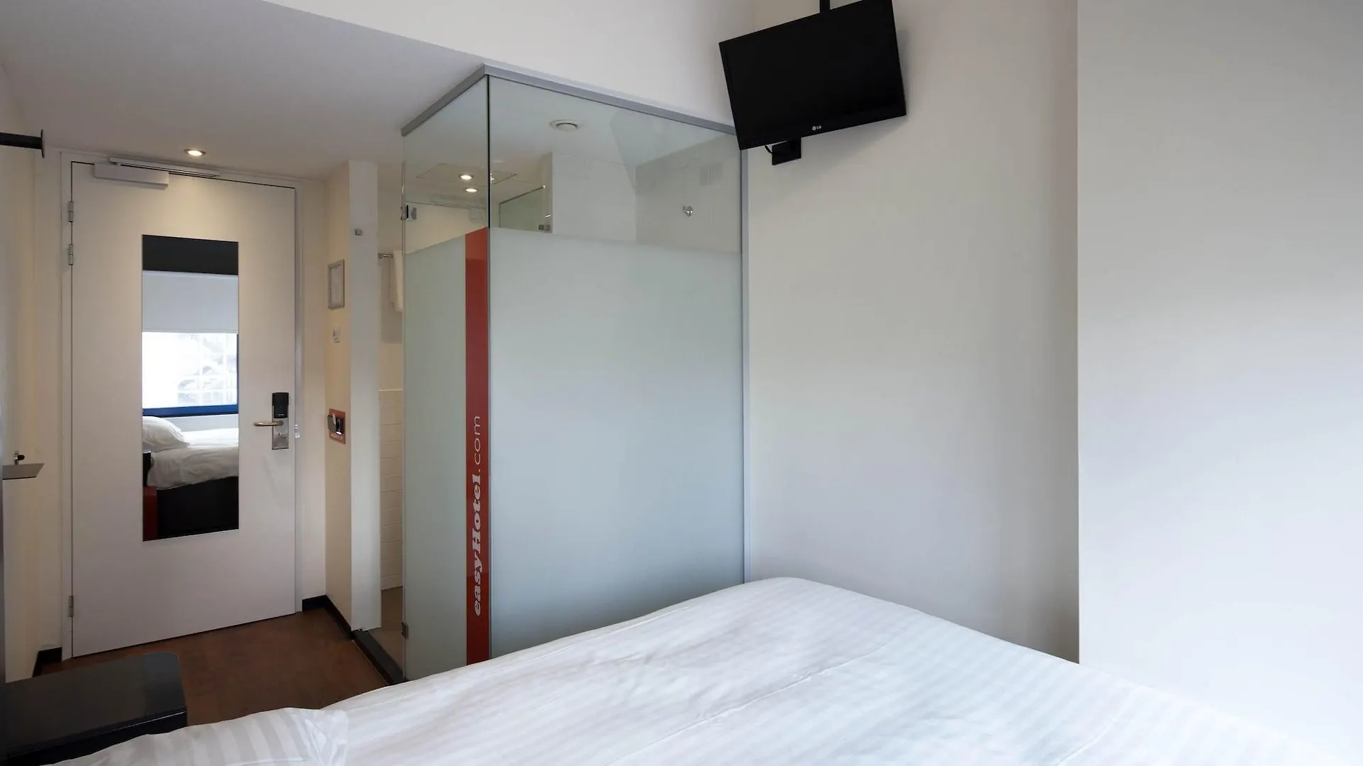 Easyhotel Rotterdam City Centre Hotel