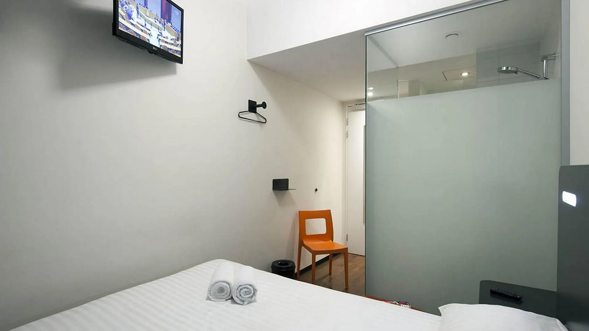 Easyhotel Rotterdam City Centre