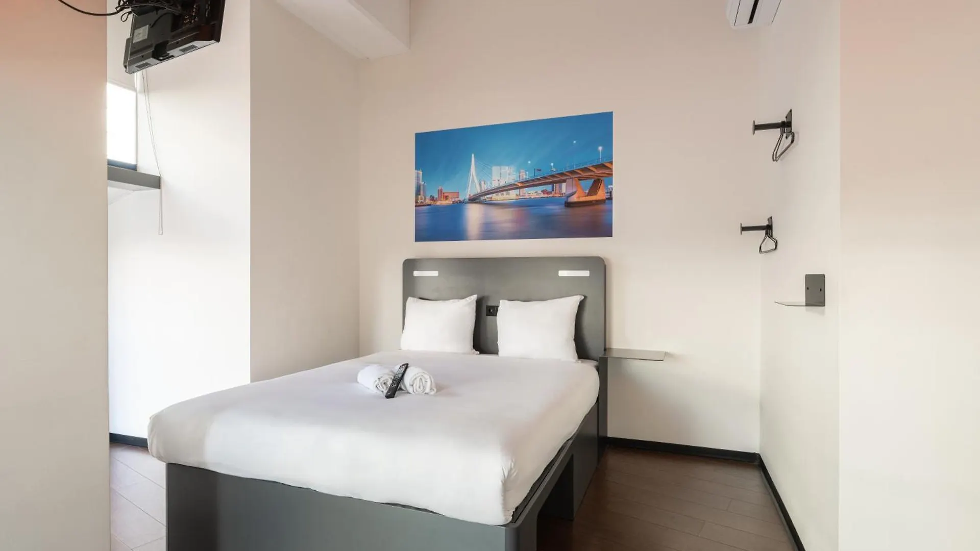 Easyhotel Rotterdam City Centre